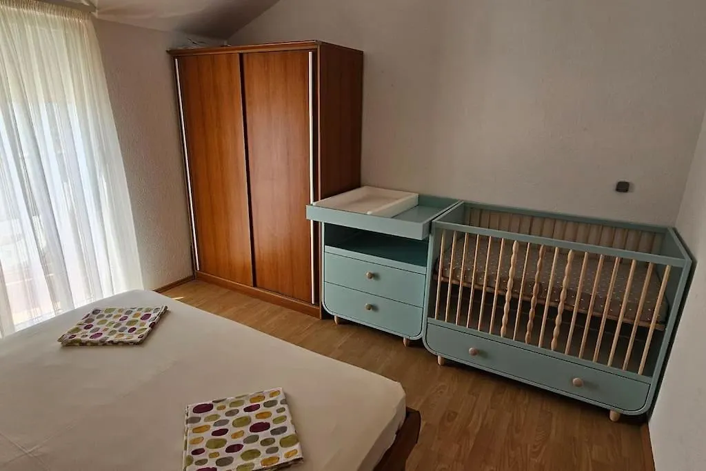 4-Bedroom Family Paradise With Top View Trogir Apartment