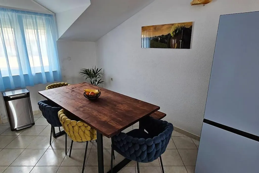 Apartment 4-Bedroom Family Paradise With Top View Trogir