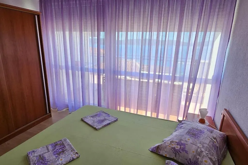 4-Bedroom Family Paradise With Top View Trogir Lägenhet