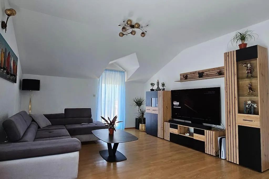 4-Bedroom Family Paradise With Top View Trogir 0*,  Kroatien